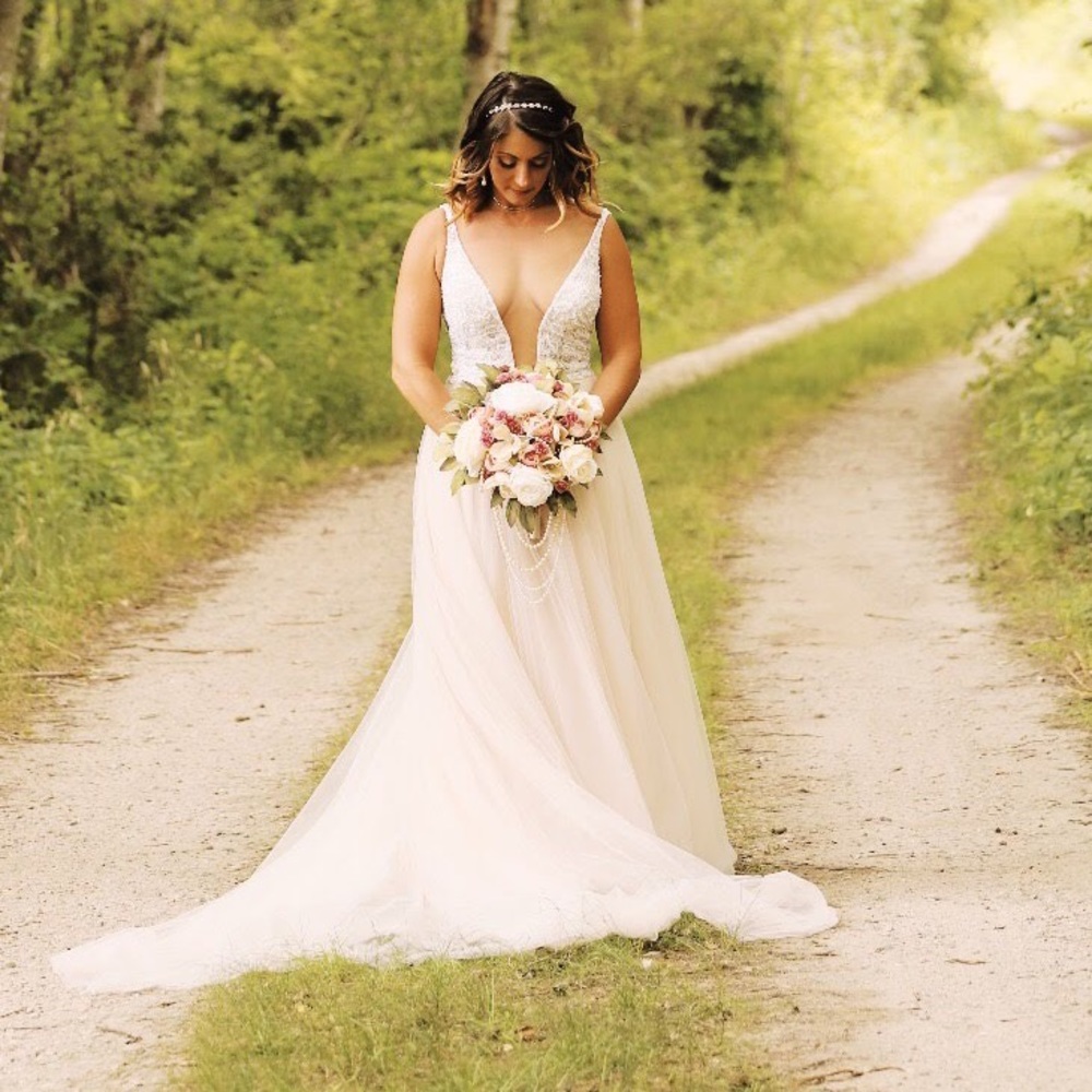 Allure Bridals Style #9500